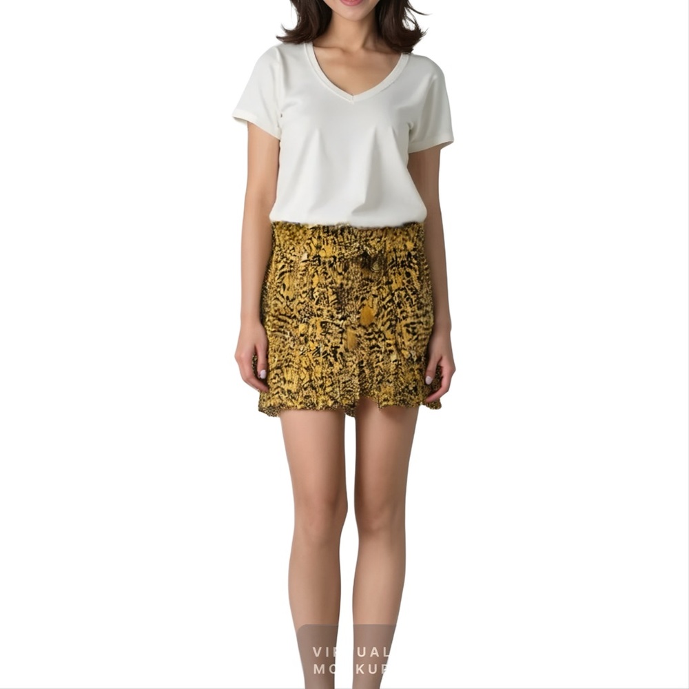 NWOT Retrology Rayon Yellow & Black Stretchy & Soft High Waist Flared Shorts - S